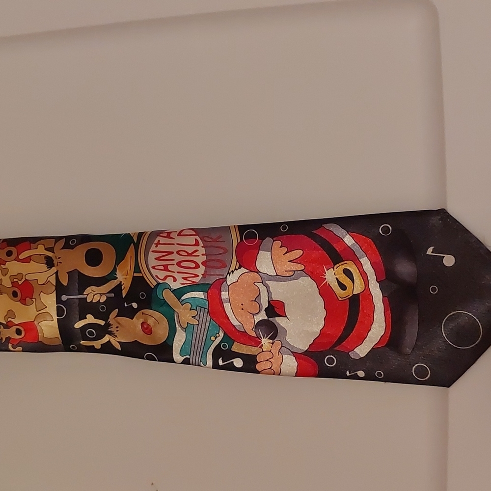 Christmas Tie 🤶 🧑‍🎄 World Tour